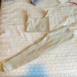 Set active hay color! Selling as set!